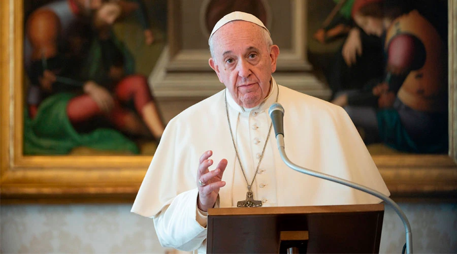 El Papa Francisco durante el rezo del Ángelus. Foto: Vatican Media?w=200&h=150