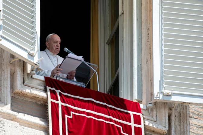 El Papa pide confiarle a Dios no sólo los problemas, sino también la vida