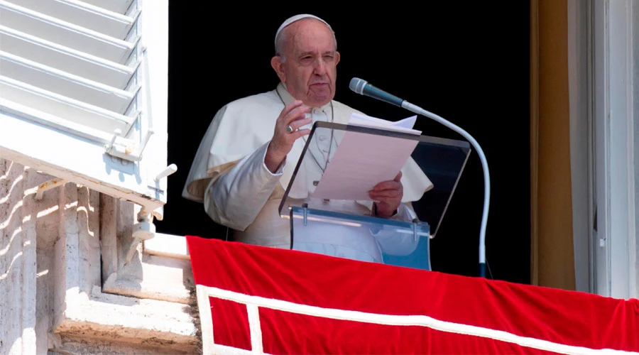 El Papa Francisco durante el rezo del Ángelus. Foto: Vatican Media?w=200&h=150