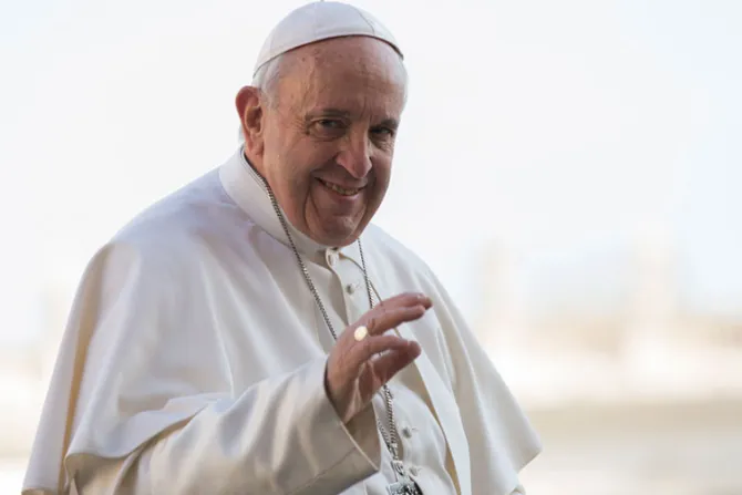 El Papa propone a María como punto de referencia de una cultura que supera las barreras