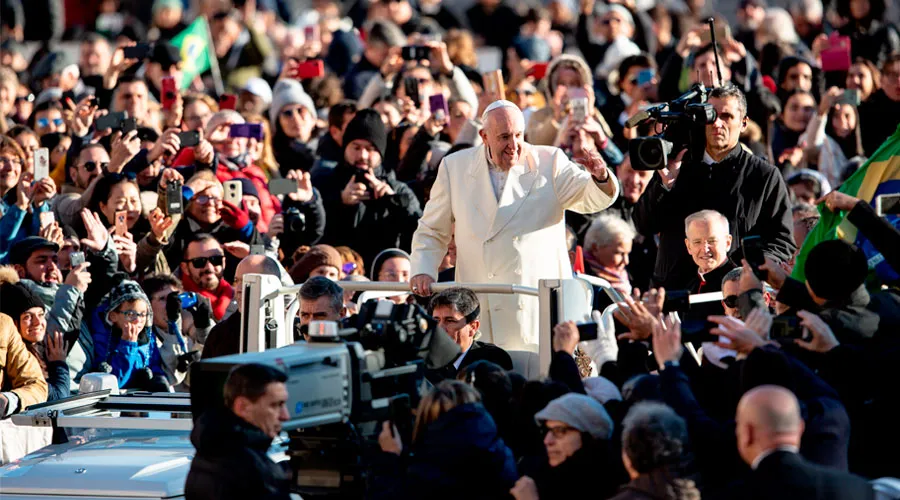 El Papa Francisco en una imagen de archivo durante la Audiencia General. Foto: Daniel Ibáñez / ACI Prensa