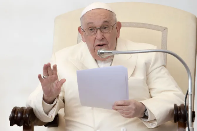 Papa Francisco: La esperanza nace en los “agujeros negros” de nuestras decepciones