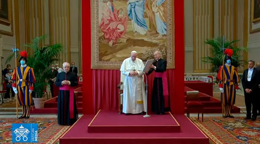 El Papa Francisco durante la audiencia con los diáconos de Roma. Foto: Captura de Youtube