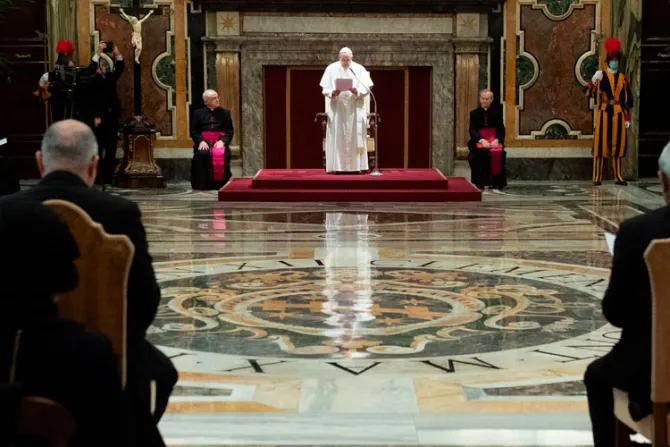 El Papa explica el papel del Vaticano en la comunidad internacional