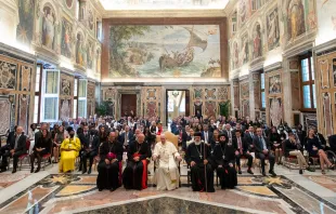 El Papa Francisco en la audiencia a los líderes católicos. Foto: Vatican Media 