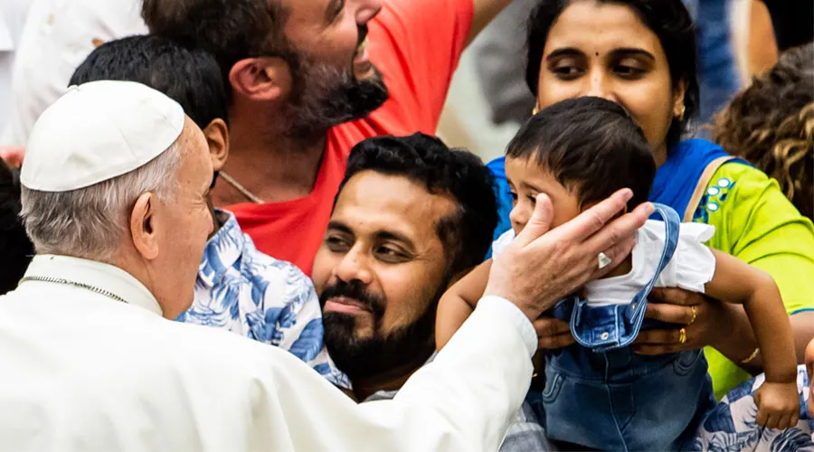 El Papa Francisco durante la Audiencia General. Foto: Daniel Ibáñez / ACI Prensa