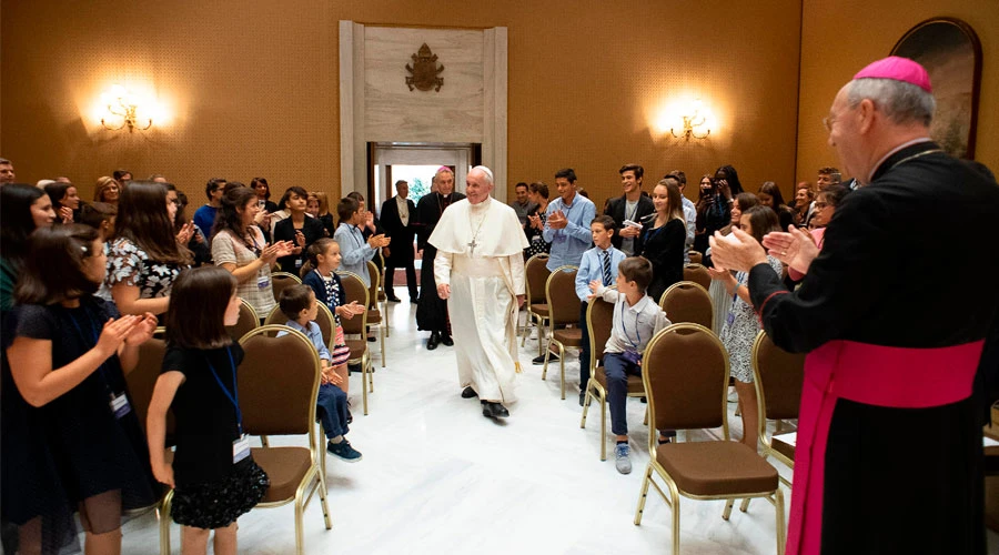 El Papa a su llegada al Aula para la Audiencia. Foto: Vatican Media?w=200&h=150