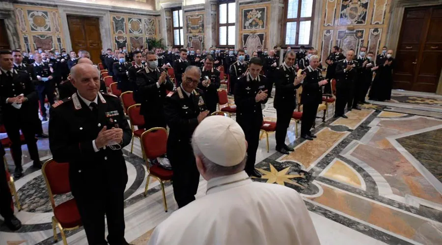 El Papa Francisco durante la audiencia a los Carabineros. Foto: Vatican Media
