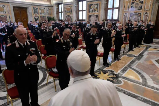 Papa Francisco: “Cuando una encuentra un Carabinero, sabe que puede contar con su ayuda”