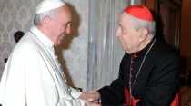 El Papa Francisco y el Cardenal Achille Silvestrini. Crédito: Vatican Media