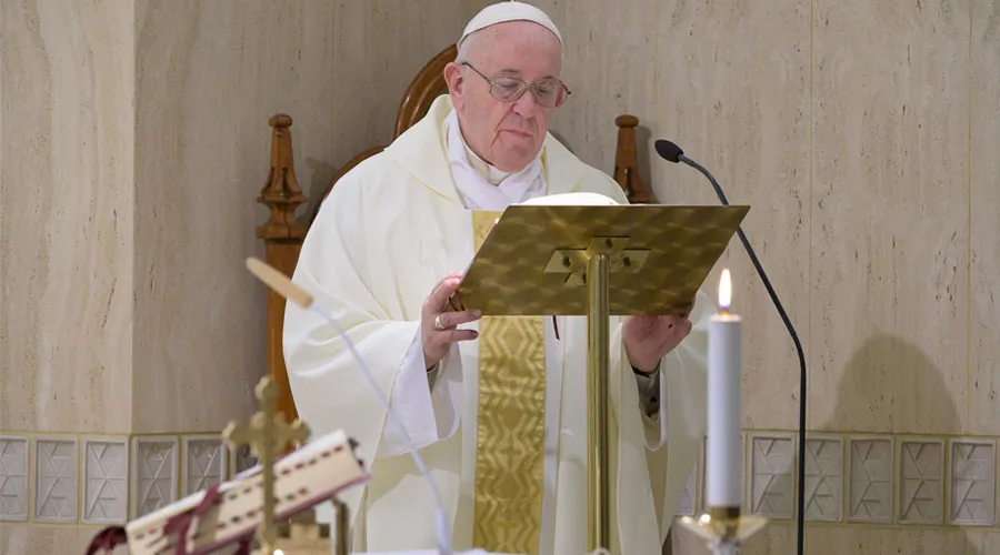 El Papa en la Misa celebrada en Casa Santa Marta. Foto: Vatican Media?w=200&h=150