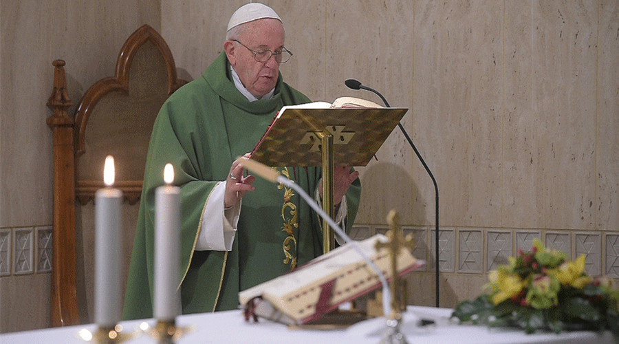 El Papa Francisco durante la Misa en Casa Santa Marta. Foto: Vatican Media?w=200&h=150