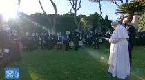 El Papa Francisco durante el rezo del Rosario. Foto: Captura de Youtube
