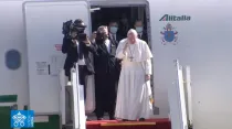 El Papa Francisco se despide antes de embarcar de regreso a Roma. Foto: Captura de Youtube