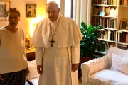 Papa Francisco recibe emotiva carta de sobreviviente del Holocausto