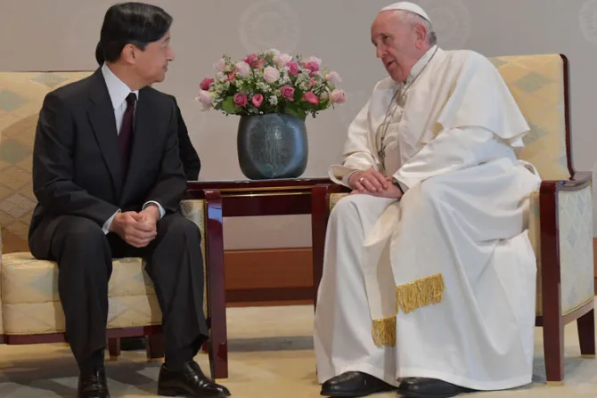 El Papa Francisco se reúne en privado con el emperador de Japón Naruhito