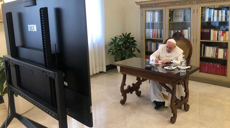 El Papa Francisco durante el encuentro online con el Consejo de Cardenales. Foto: Vatican Media?w=200&h=150