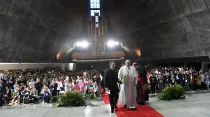 El Papa Francisco a su llegada a la catedral. Foto: Vatican Media