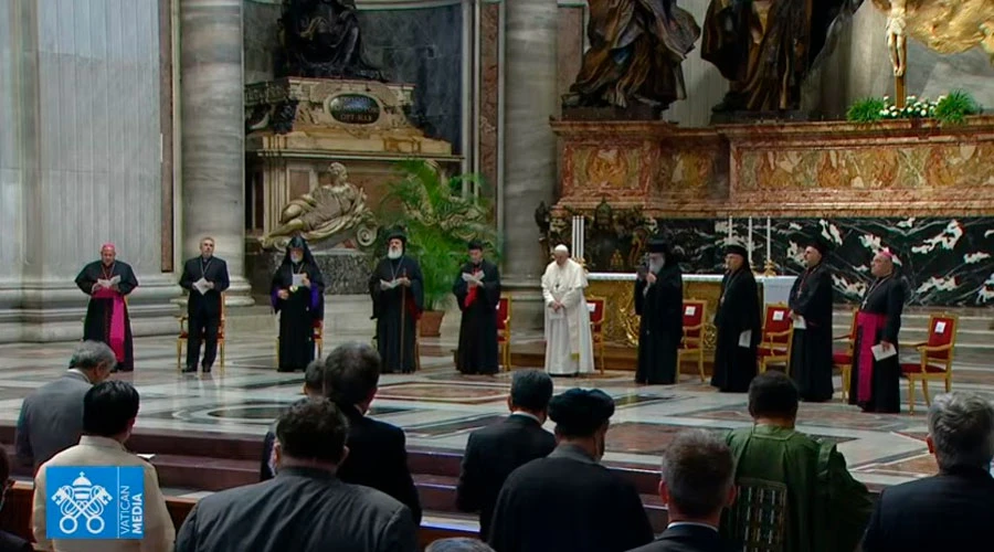 El Papa y los líderes cristianos del Líbano rezan por la paz. Foto: Youtube?w=200&h=150