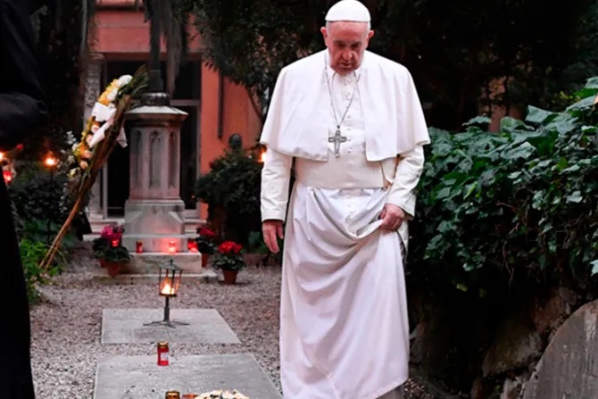 El Papa presidirá la Misa por los fieles difuntos en el Cementerio Militar Francés de Roma