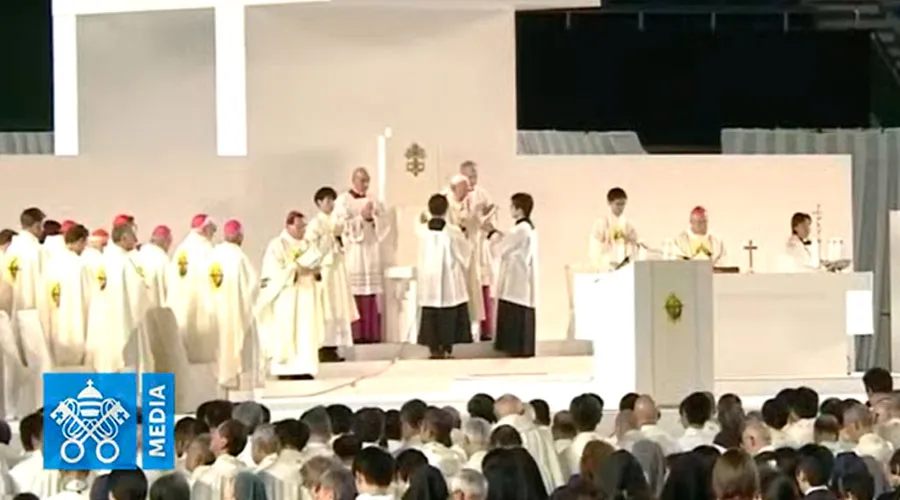 El Papa Francisco en la Misa en Tokio. Crédito: Vatican Media (Captura de video)?w=200&h=150