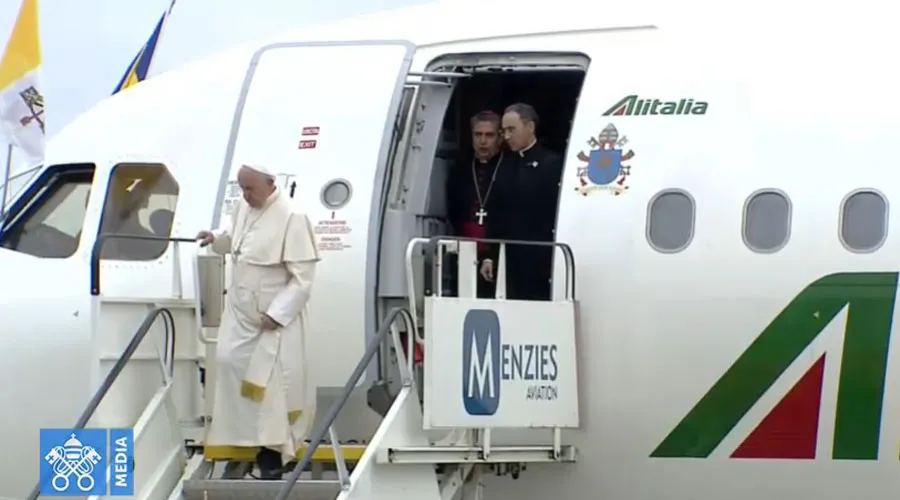 El Papa Francisco a su llegada a Bucarest. Foto: Captura de Youtube?w=200&h=150