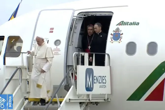 El Papa Francisco llegó a Rumanía y comienza su visita apostólica