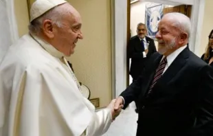 El Papa Francisco recibió hoy al presidente brasileño Luiz Inácio Lula da Silva. Crédito: Vatican Media. 