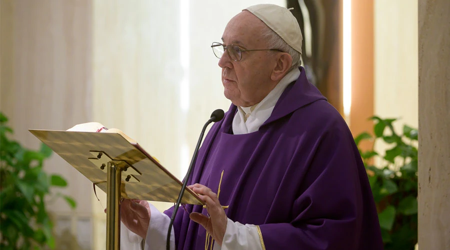 El Papa Francisco en la Misa en Casa Santa Marta. Foto: Vatican Media?w=200&h=150