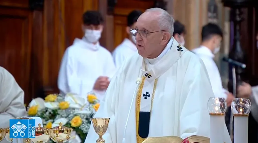 El Papa durante la Misa del Domingo de la Misericordia. Foto: Captura de Youtube