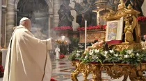El Papa Francisco durante la Misa de Epifanía. Foto: Vatican Media