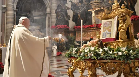 El Papa cambia Código de Derecho Canónico: Instituye mujeres acólitas