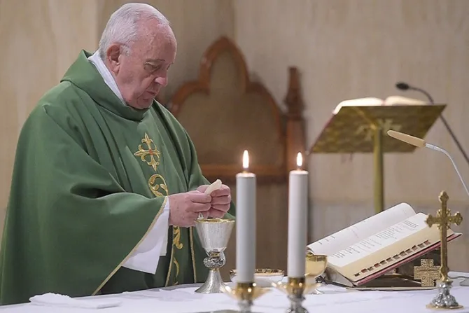 El Papa Francisco invita a rezar con estas dos oraciones “milagrosas”