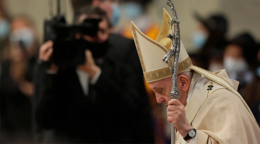 El Papa antes de comenzar la Misa en San Pedro. Foto: Daniel Ibáñez / ACI Prensa?w=200&h=150