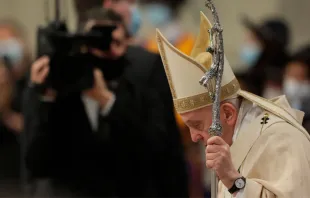 El Papa antes de comenzar la Misa en San Pedro. Foto: Daniel Ibáñez / ACI Prensa 