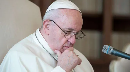 Vaticanista advierte censura de medios al Papa Francisco cuando habla del aborto