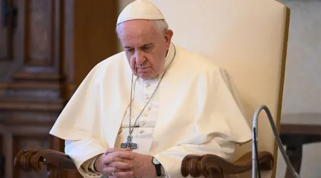 El Papa propone esta oración para rezar por los refugiados y migrantes