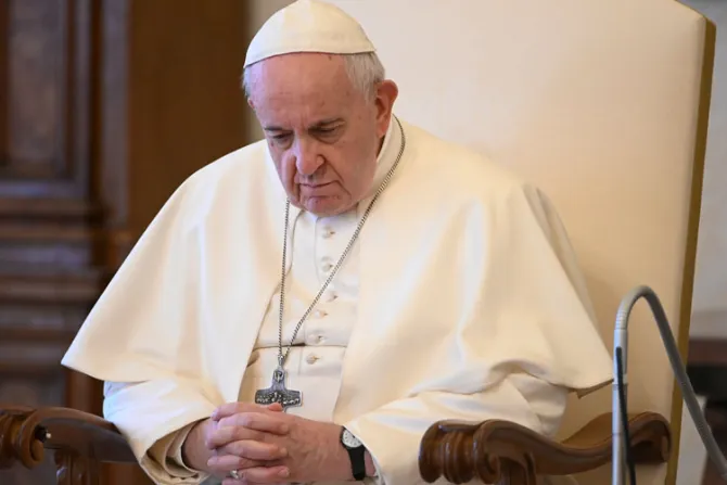 El Papa propone esta oración para rezar por los refugiados y migrantes