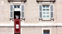 El Papa Francisco durante el rezo del u00c1ngelus. Foto: Daniel Ibu00e1u00f1ez / ACI Prensa