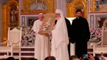Papa Francisco junto a Patriarca de la Iglesia Ortodoxa.Crédito: Vatican Media