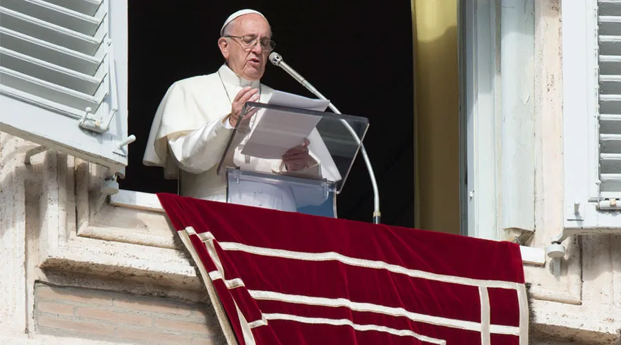 El Papa durante el rezo del Ángelus. Foto: Vatican Media?w=200&h=150
