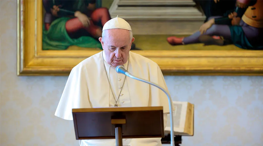 El Papa durante el rezo del Regina Coeli. Foto: Vatican Media