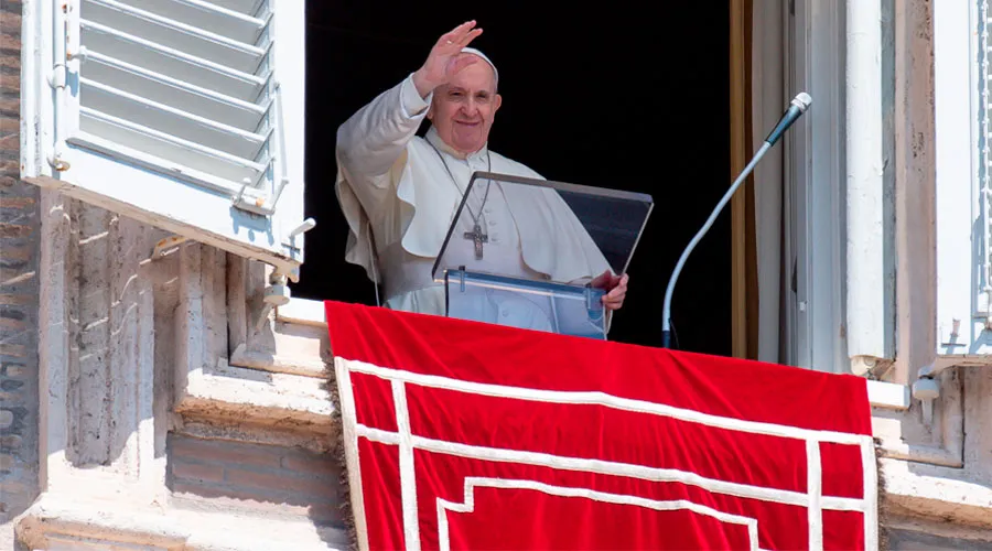 El Papa llama en Pentecostés a la unidad de la Iglesia frente a quienes buscan división