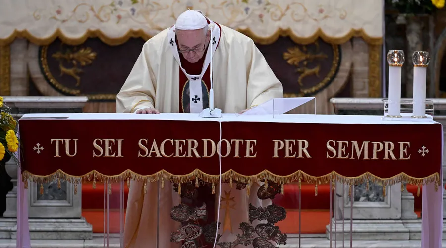 El Papa Francisco al finalizar la Misa de la Divina Misericordia. Foto: Vatican Media