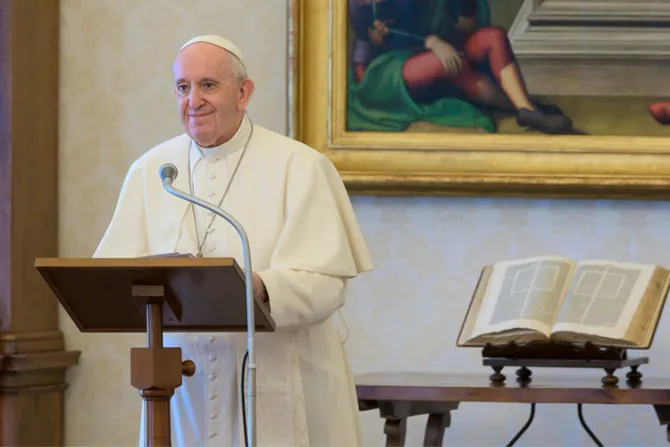 El Papa pide difundir historias constructivas que ayuden a mirar al futuro con esperanza