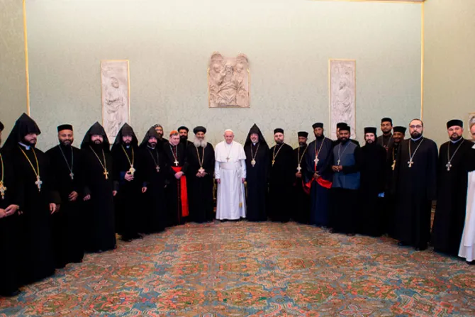 El Papa agradece a sacerdotes ortodoxos su testimonio de fe “sellado con sangre”