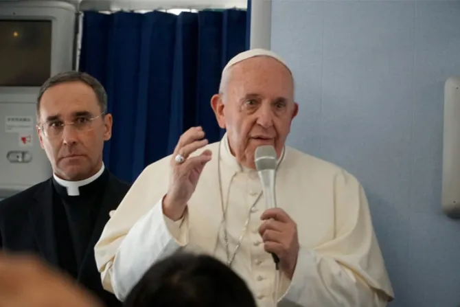 El Papa reconoce el derecho a la legítima defensa “como último recurso”