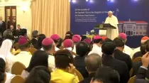 El Papa Francisco en su discurso a las autoridades de Tailandia. Crédito: Captura de video (Vatican Media)