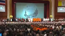 El Papa Francisco con líderes religiosos en Tailandia. Crédito: Captura de video (Vatican Media)