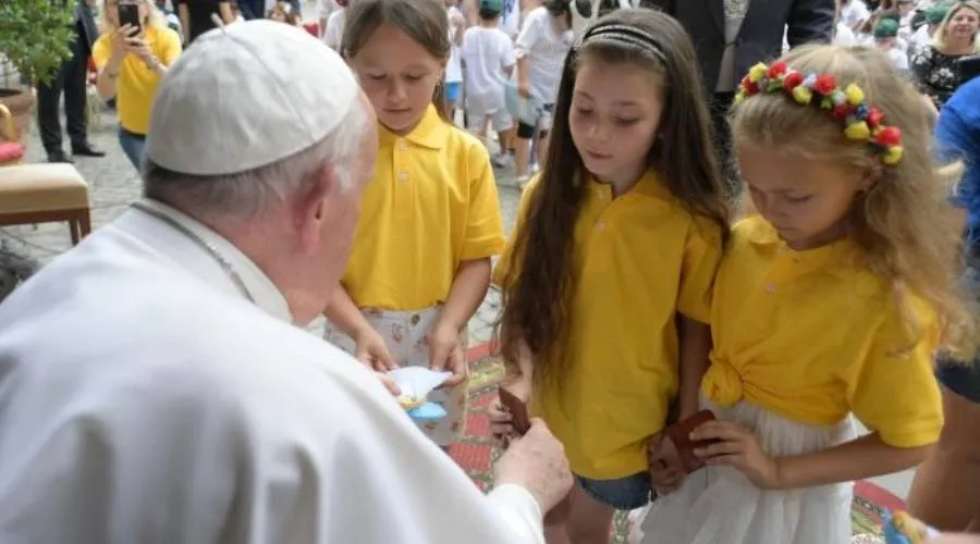 Una niña le preguntó al Papa Francisco si su trabajo le cansa y esta fue su respuesta